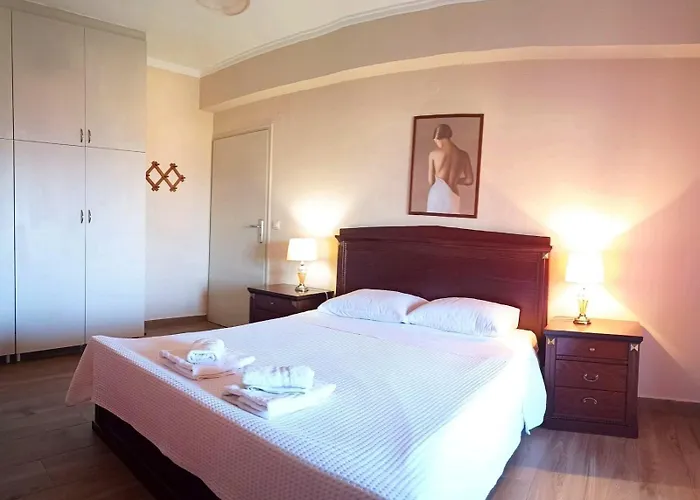 Apartament Giota's 100m Fro The *