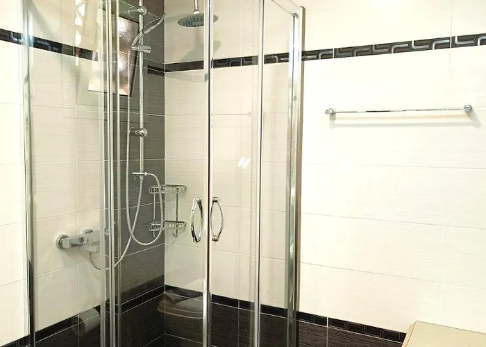 Giota's 100m Fro The Apartament