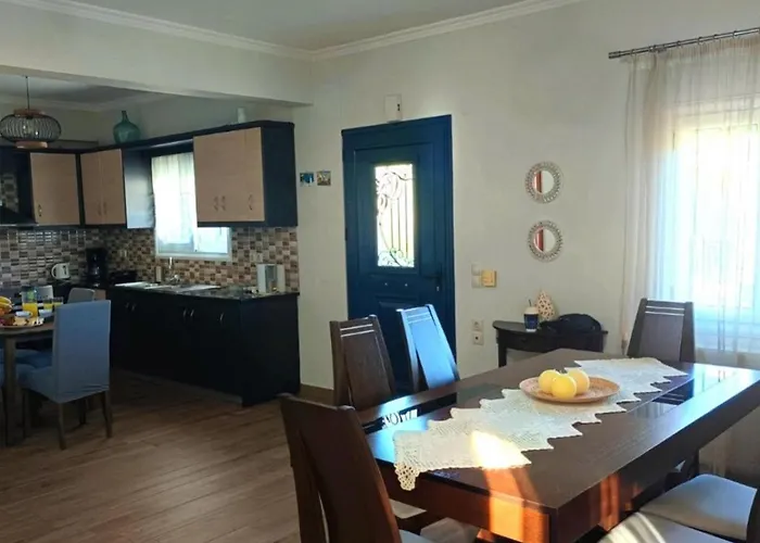 Giota's 100m Fro The * 凯法米洛斯